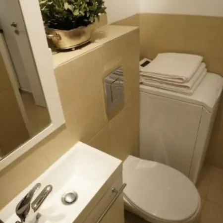アパート Bagno Centre 16 ワルシャワ